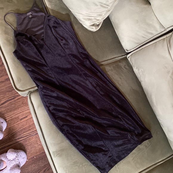 Black velvet party dress from Guess - Picture 5 of 5